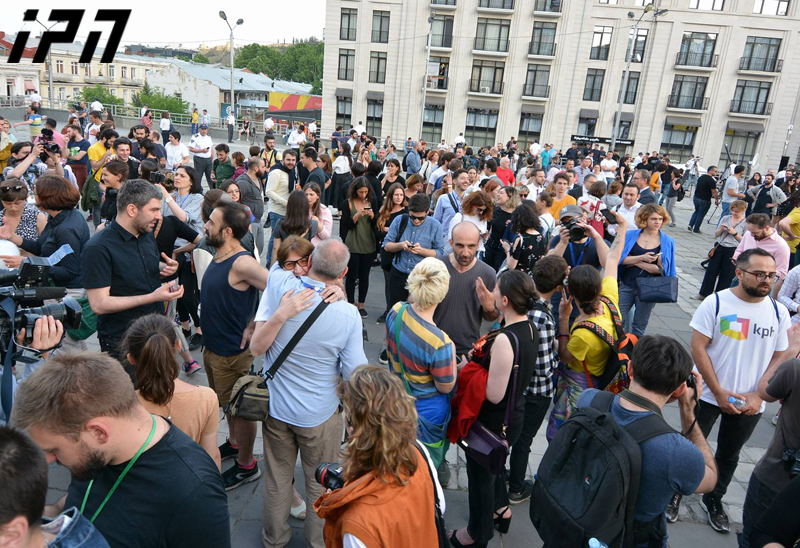 People gathered in Tbilisi to condemn homophobia and defend sexual minority rights geotv.ge